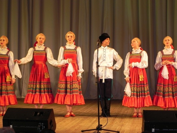 Ансамбль песни и танца «Зернышко» выступил в Оренбурге